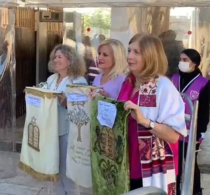 נשות הכותל ברחבת הכותל