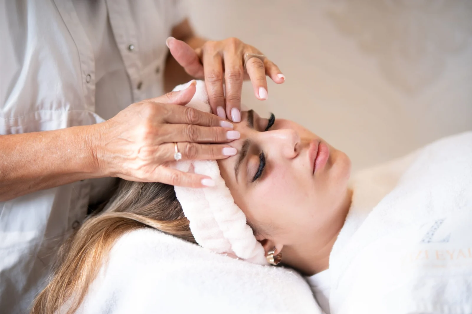 טיפול פנים אצל זיזי קליניקה