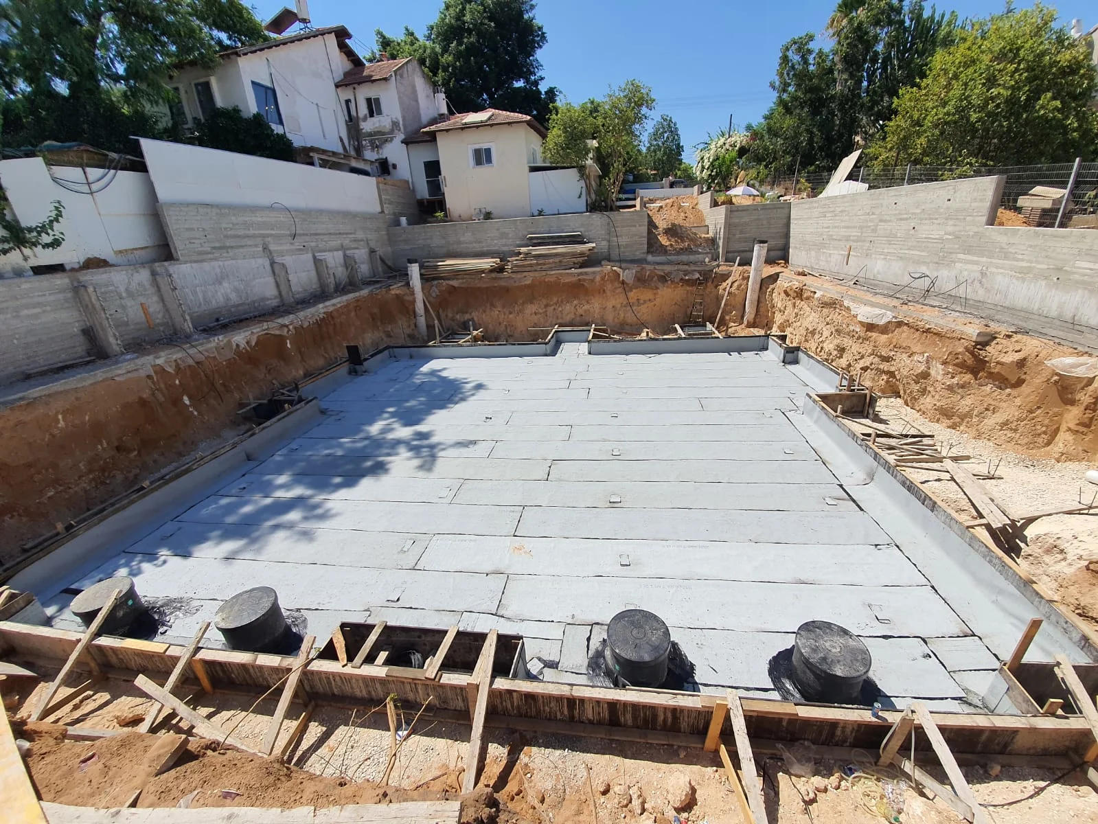 איטום בסיס בית ג.ד איטום גגות