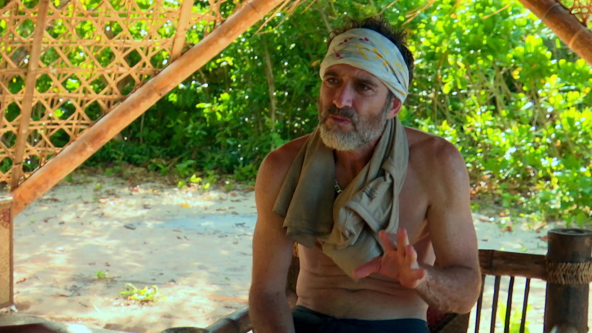 זהר שטראוס בשיחה עם לייה בבקתה