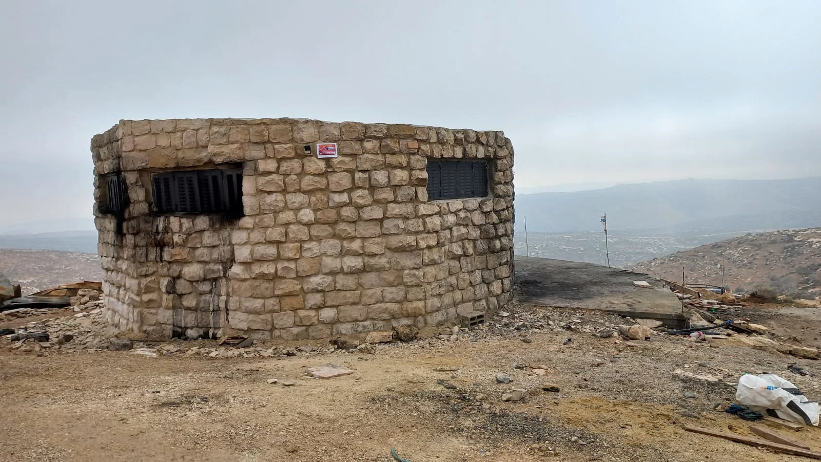 בית הכנסת שעלה באש בדרום הר חברון