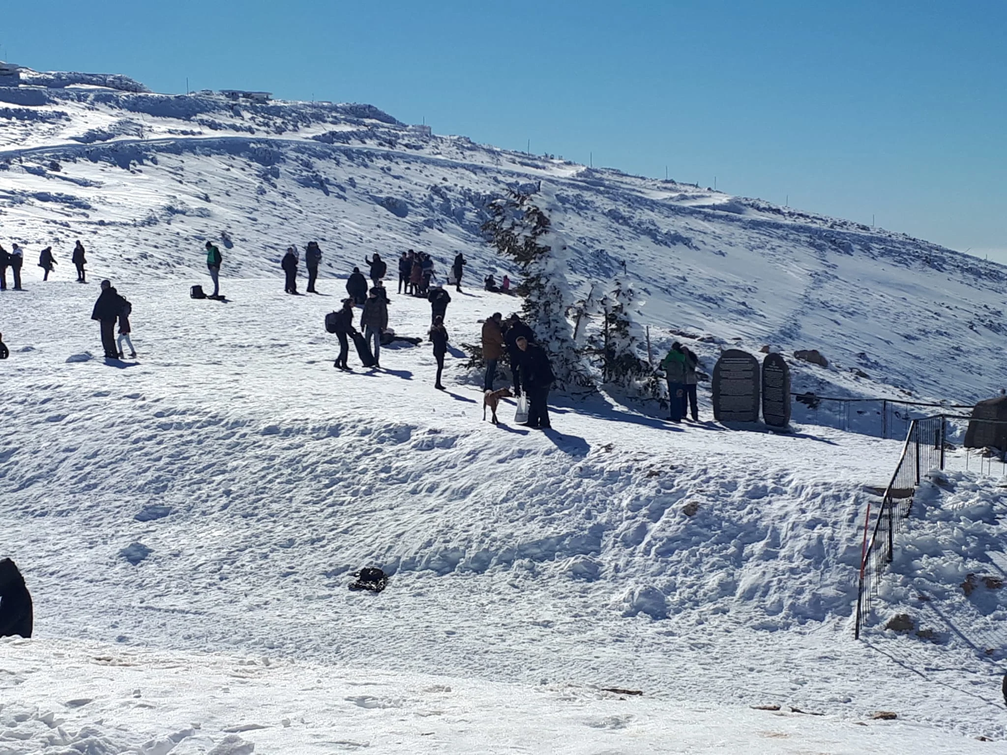 אתר החרמון עמוס במטיילים