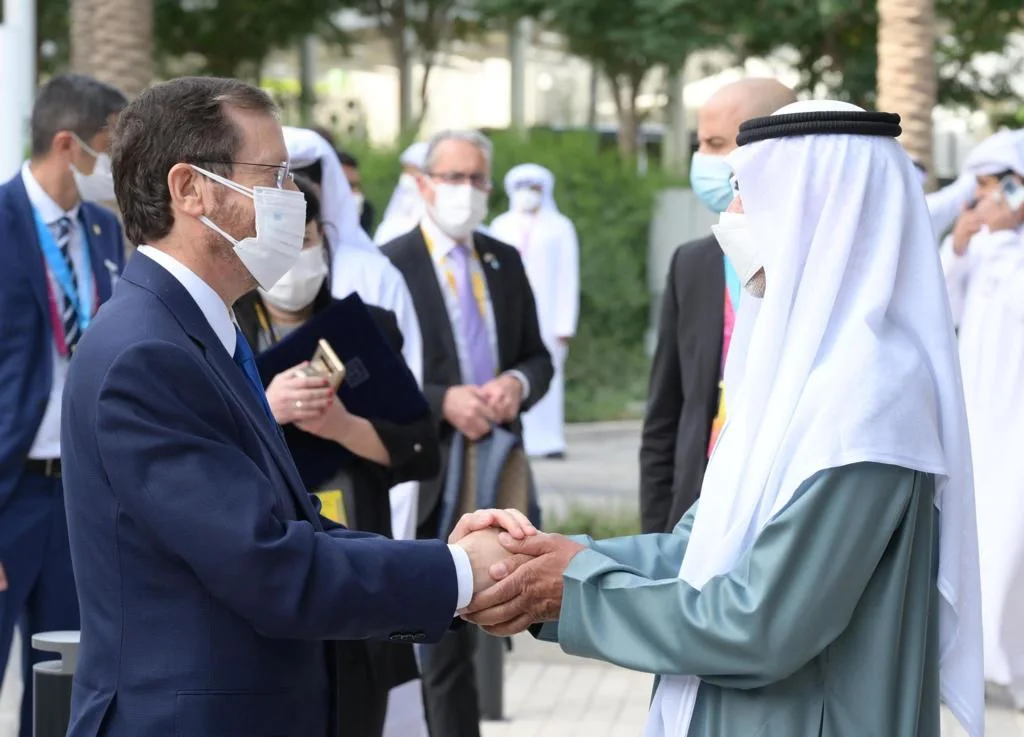 הנשיא יצחק הרצוג בפגישה עם עם שליט דובאי, שייח׳ מוחמד בן ראשד אאל מכתום