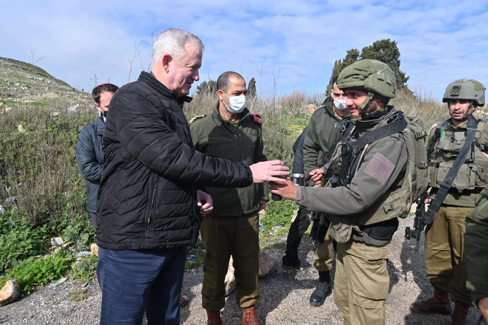 שר הביטחון בני גנץ בסיור בשומרון