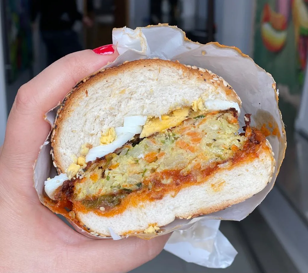 הסנדוויץ' של אמא, סנדוויץ' יום שישי, עיג'ה בחלה