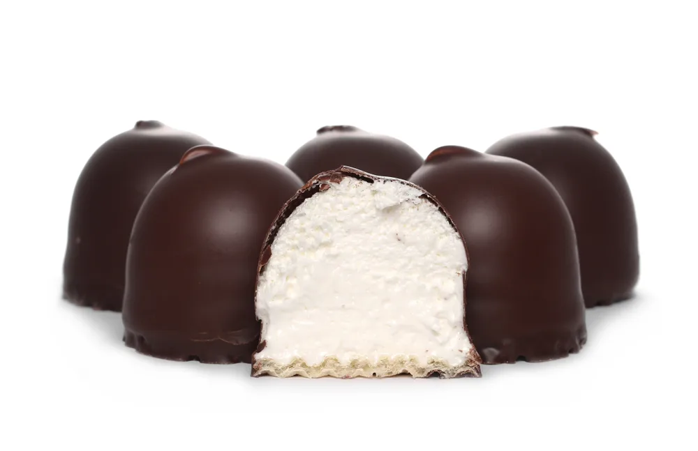 Foamy,chocolate,isolated,on,white,background