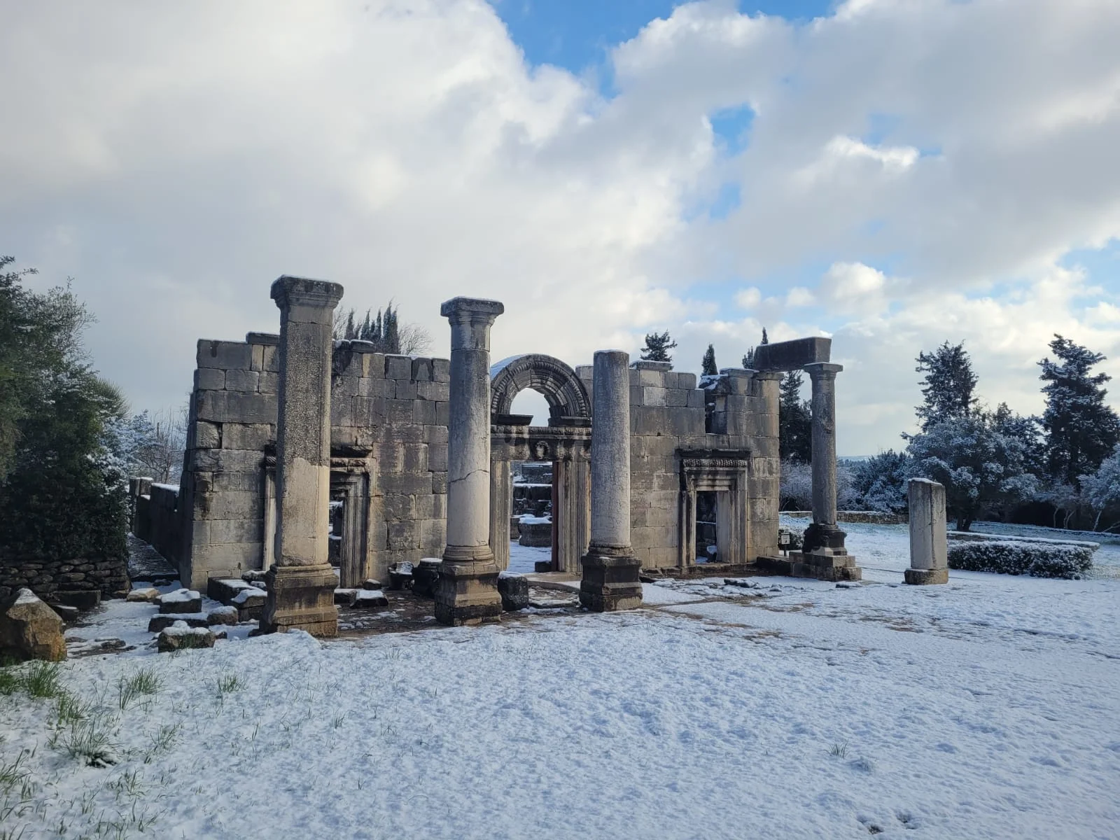 שלג בגן הלאומי ברעם
