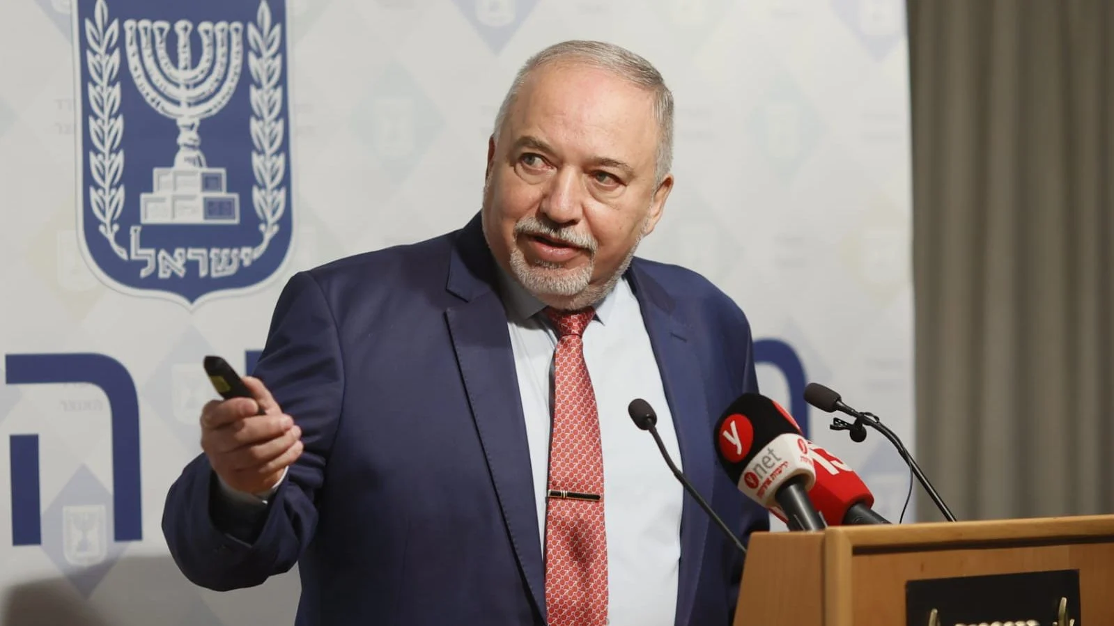 שר האוצר אביגדור ליברמן