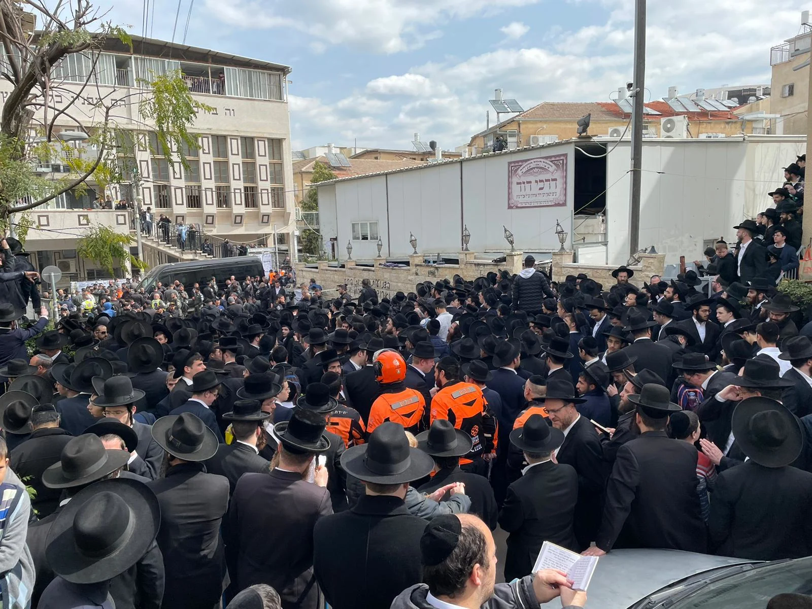 התקהלות בבני ברק הבוקר