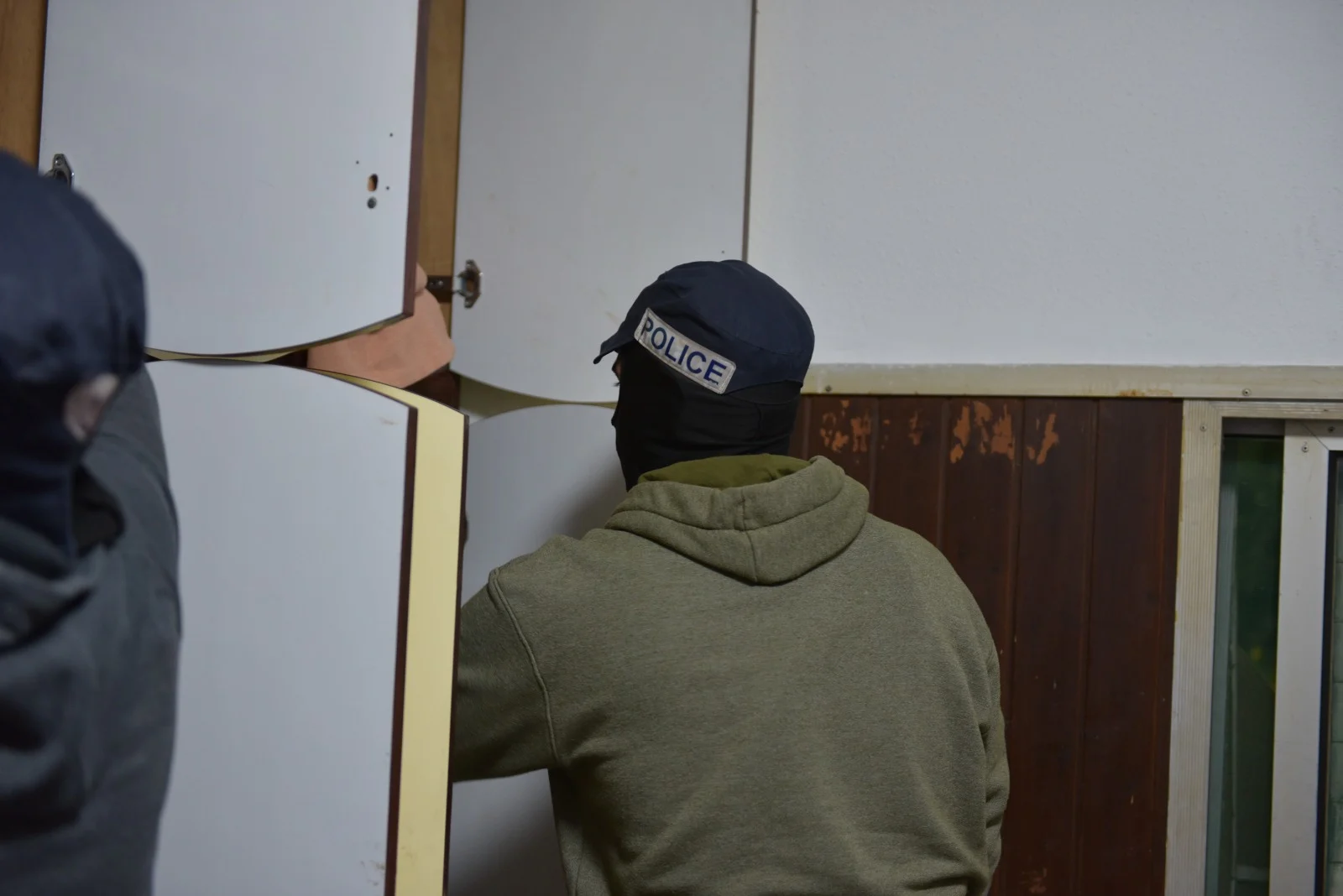 חיפוש בבתי החשודים באום אל-פחם בעקבות הפיגוע בחדרה