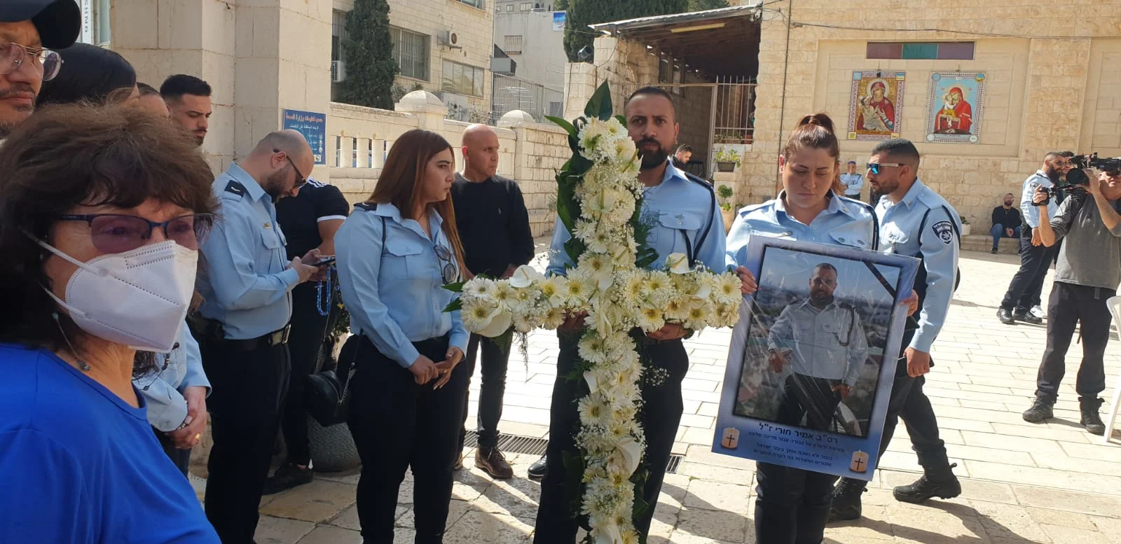 שוטרים בטקס האשכבה של רס''מ אמיר ח'ורי