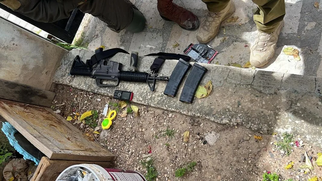 הנשק שנתפס אצל המבוקש בכפר שוויכה
