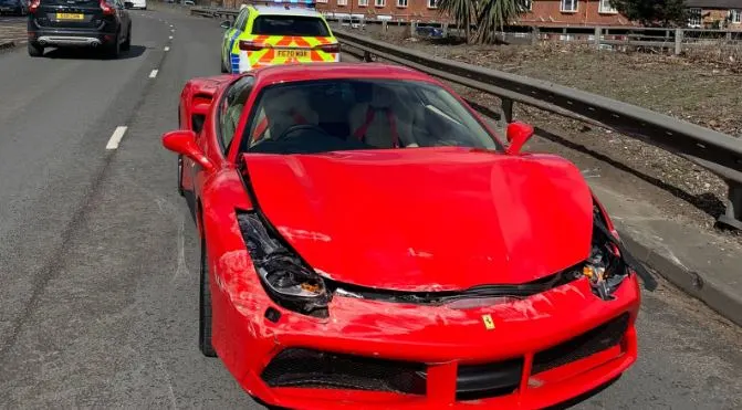 פרארי 488 אחרי תאונה