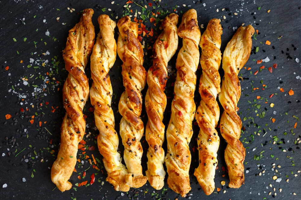 Cheese,sticks,with,puff,pastry,and,cheddar,cheese.,delicious,appetizer