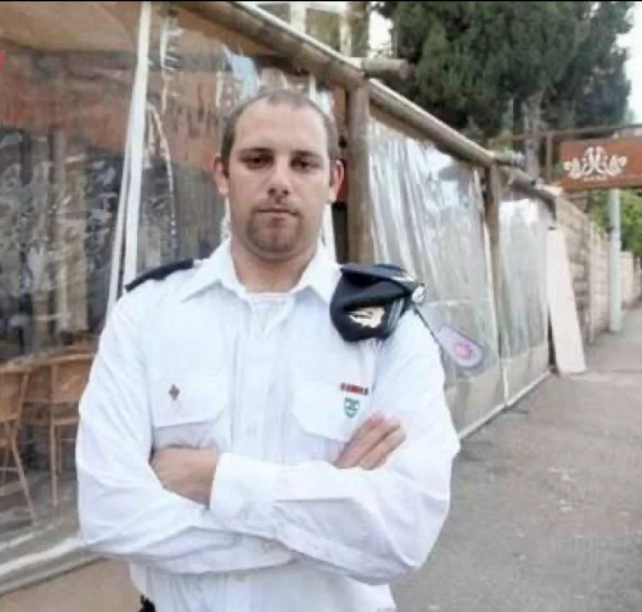 רביב רוט, החייל שכיוואן סירבה להכניס למסעדה בה עבדה