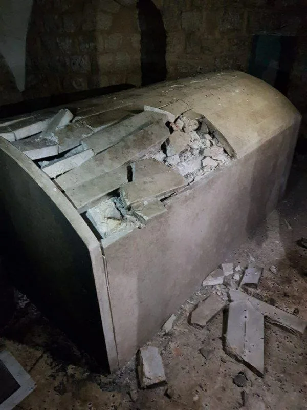 קבר יוסף בשכם לאחר שנהרס על ידי פלסטינים