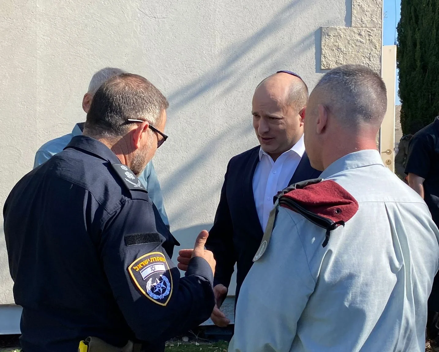 רה''מ נפתלי בנט והמפכ''ל קובי שבתאי בהערכת מצב