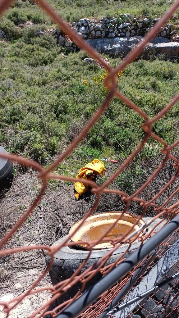 הג'קט והסכין של המחבל שנפתס בבית-אל