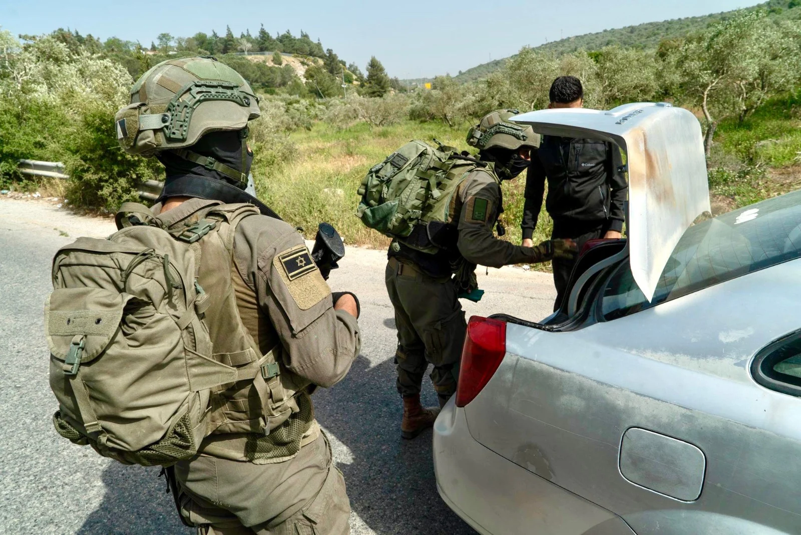 כוחות צה''ל במצוד אחר המחבלים שביצעו את הפיגוע באריאל