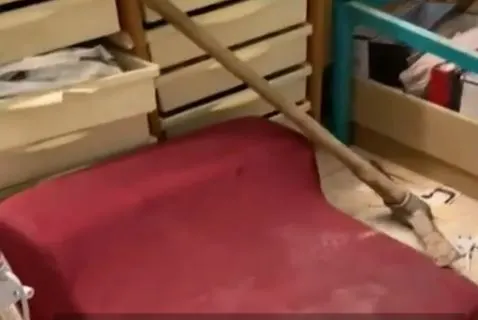 Matress Axe