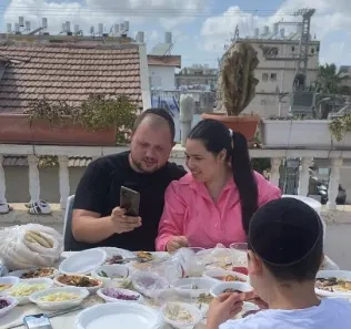 תמונתו האחרונה של אורן בן יפתח וזוגתו בחגיגות יום העצמאות