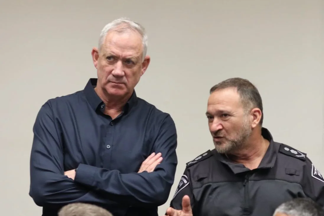 שר הביטחון בני גנץ והמפכ''ל קובי שבתאי