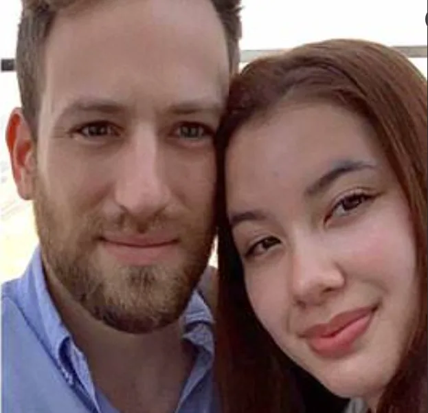 טייס יווני רצח את אשתו