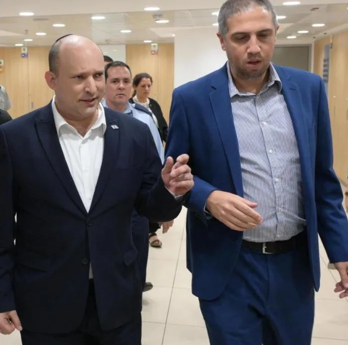 בנט וטל גן צבי