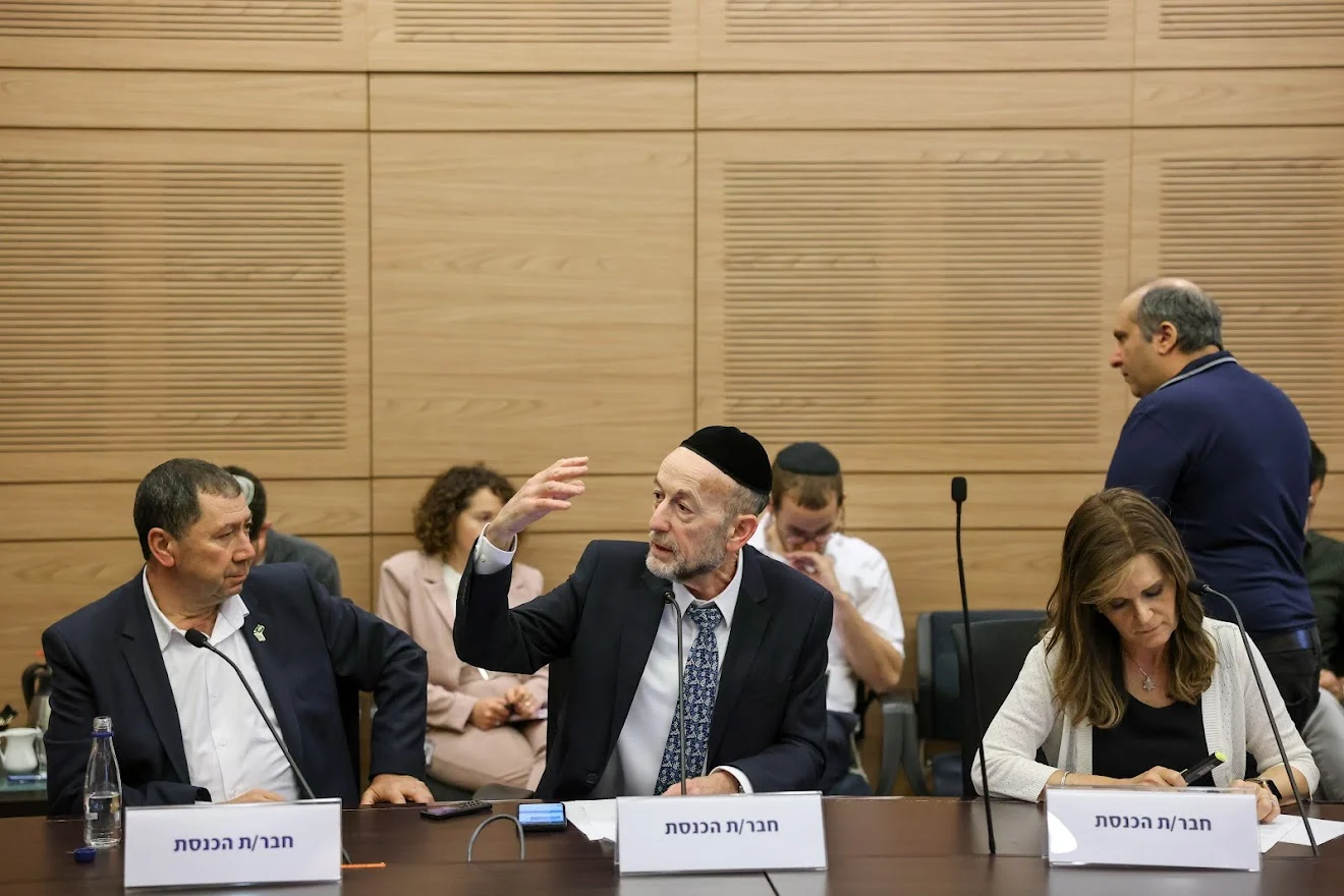חברי ועדת הכלכלה מופיד מרעי, אורי מקלב ומיכל וולדיגר