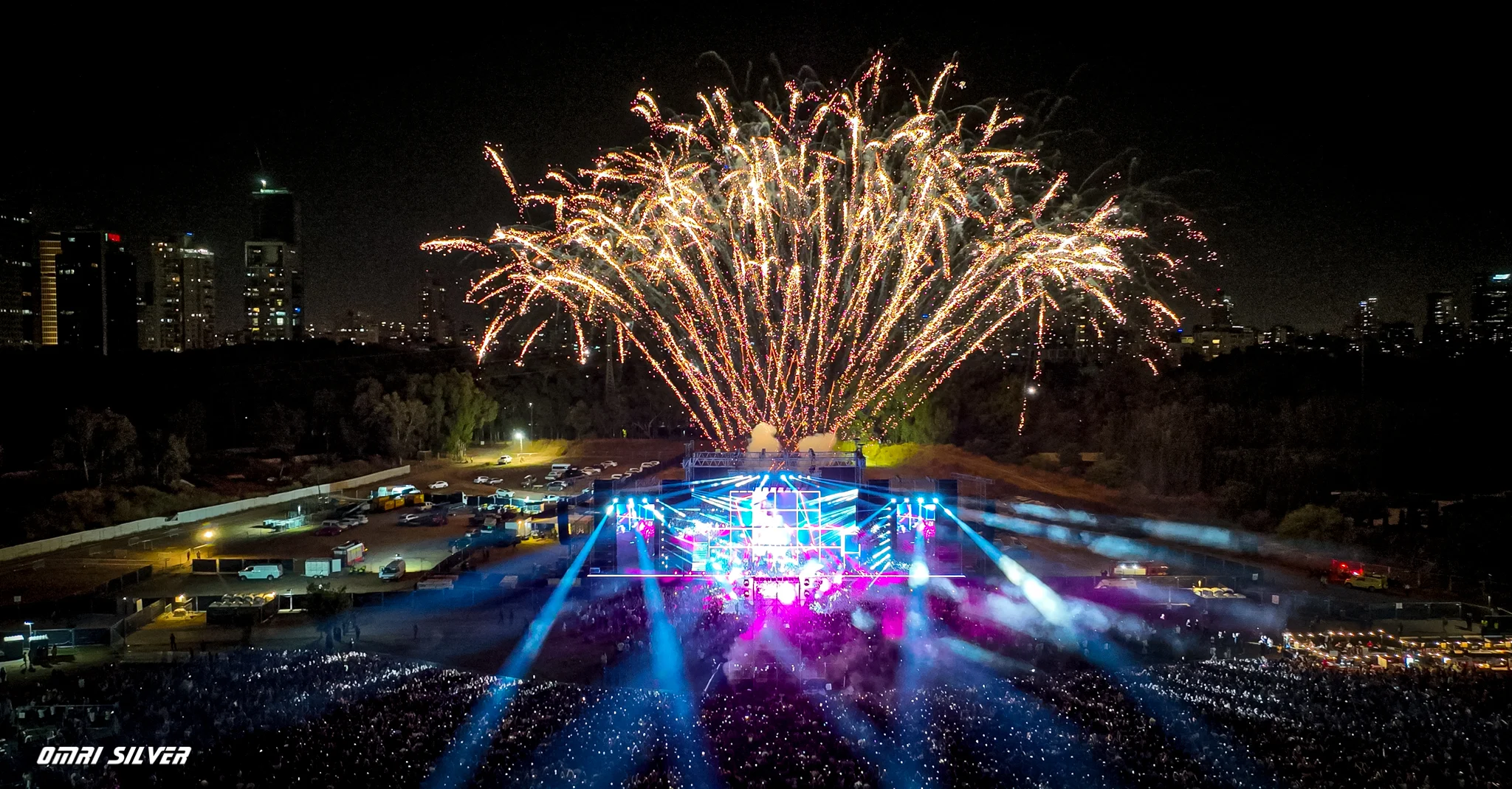 מתוך ההופעה של עדן חסון בפארק הירקון