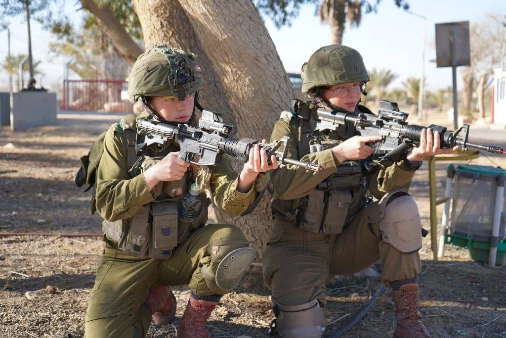 לוחמות בצה''ל