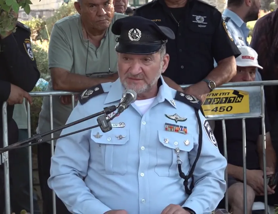 המפכ''ל רנ''צ יעקב שבתאי סופד לרס''ר עמיחי כרמלי בהלוויתו