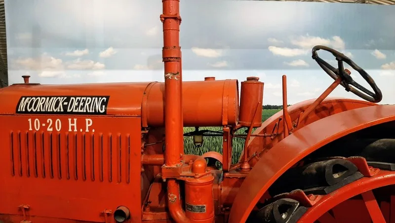 מוזיאון הטרקטורים - חצר ראשונים קיבוץ עין שמר