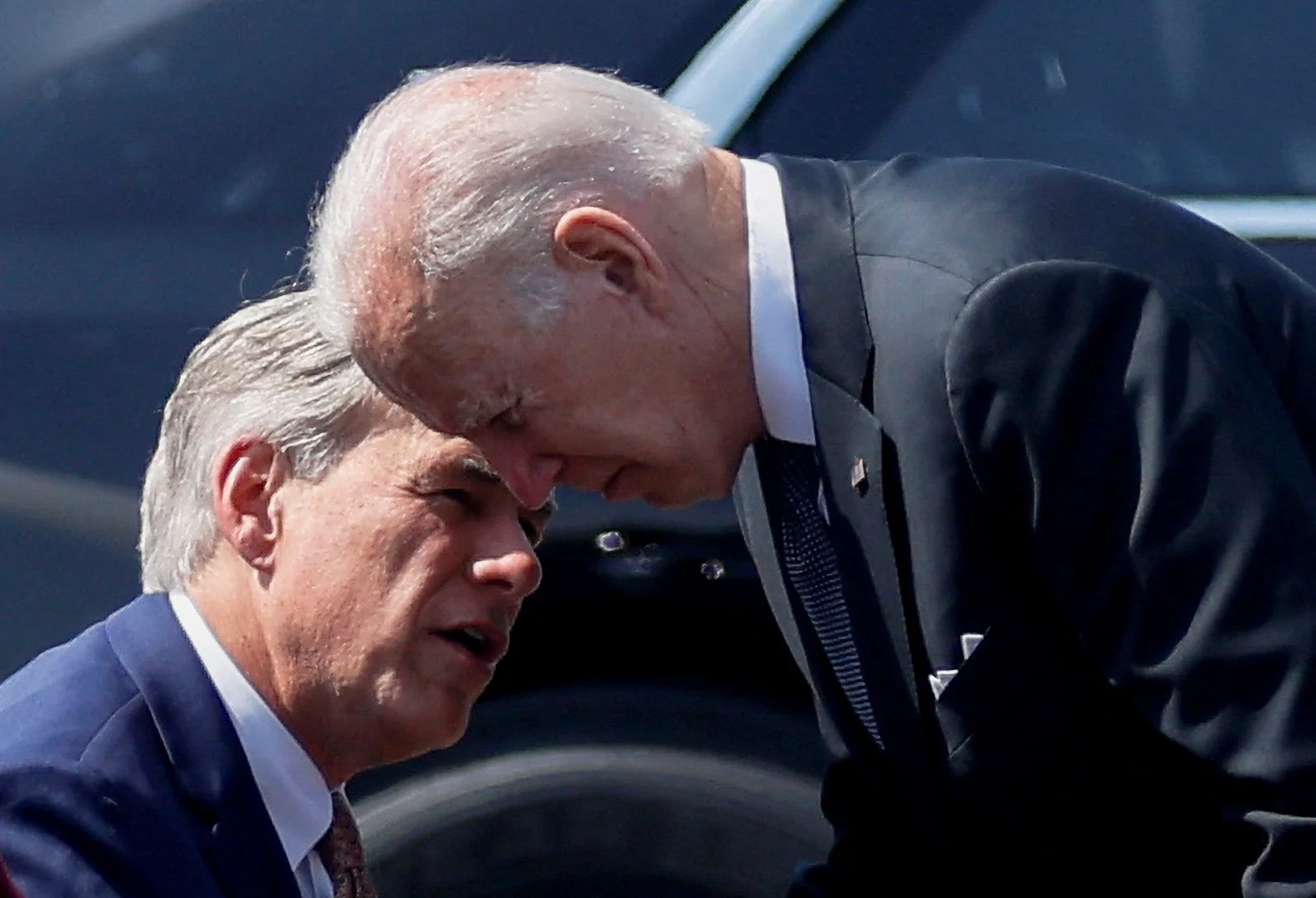 מושל טקסס, גרג אבוט והנשיא ביידן