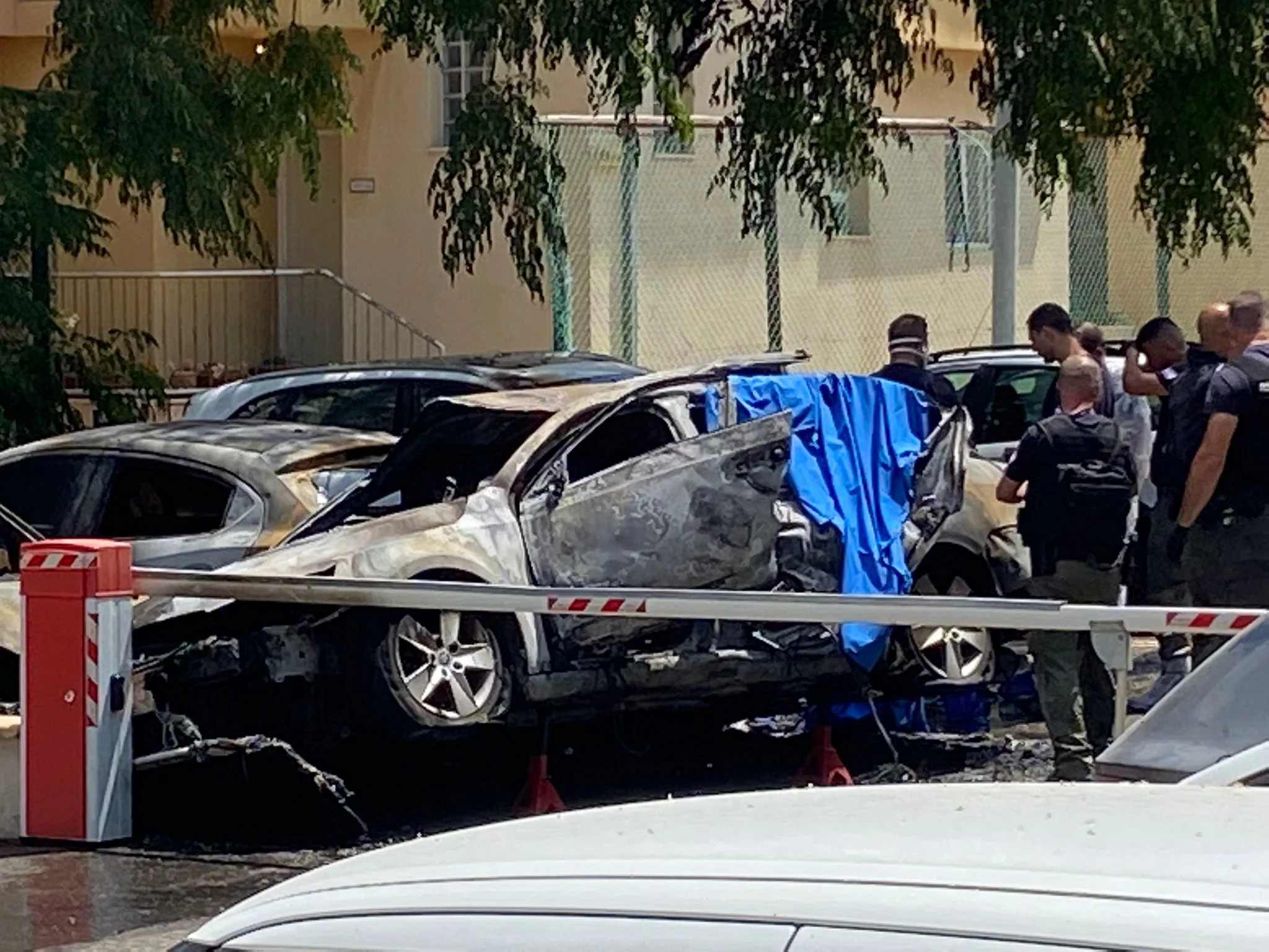 הרכב לאחר הפיצוץ