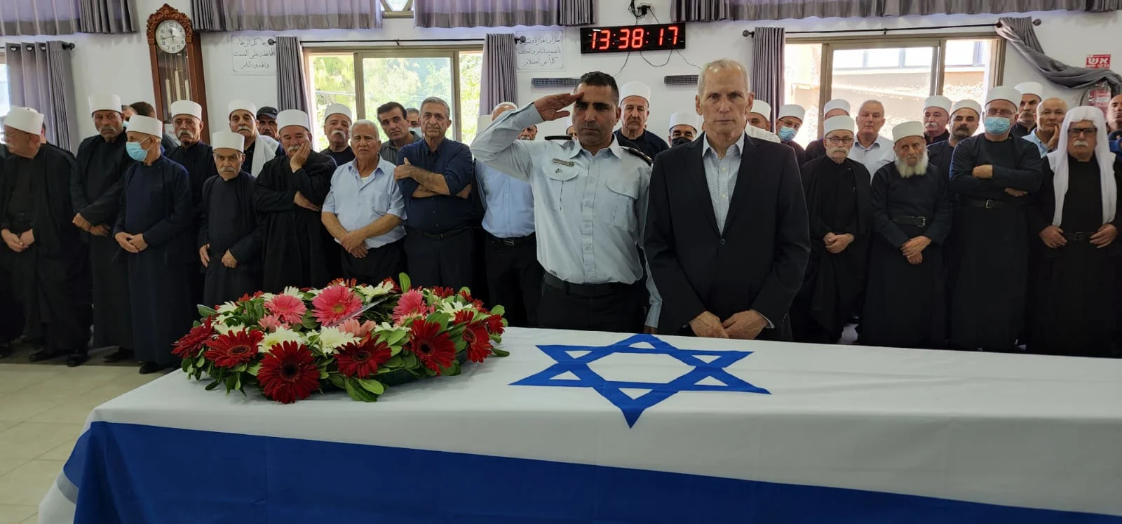 הלווייתו של האני אבו ריש, קצין שב''ס שטבע בעת שהציל את בתו