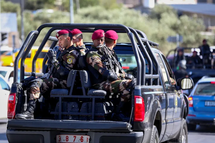 כוחות ביטחון פלסטינים מתכוננים להגעת ביידן לרשות הפלסטינית