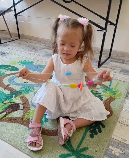 ילדה אוקראינית שנהרגה בהפגזות באוקראינה