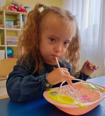 ילדה אוקראינית שנהרגה בהפגזות באוקראינה