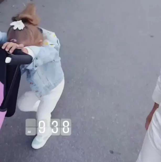 Captureילדה אוקראינית שנהרגה בהפגזות באוקראינה