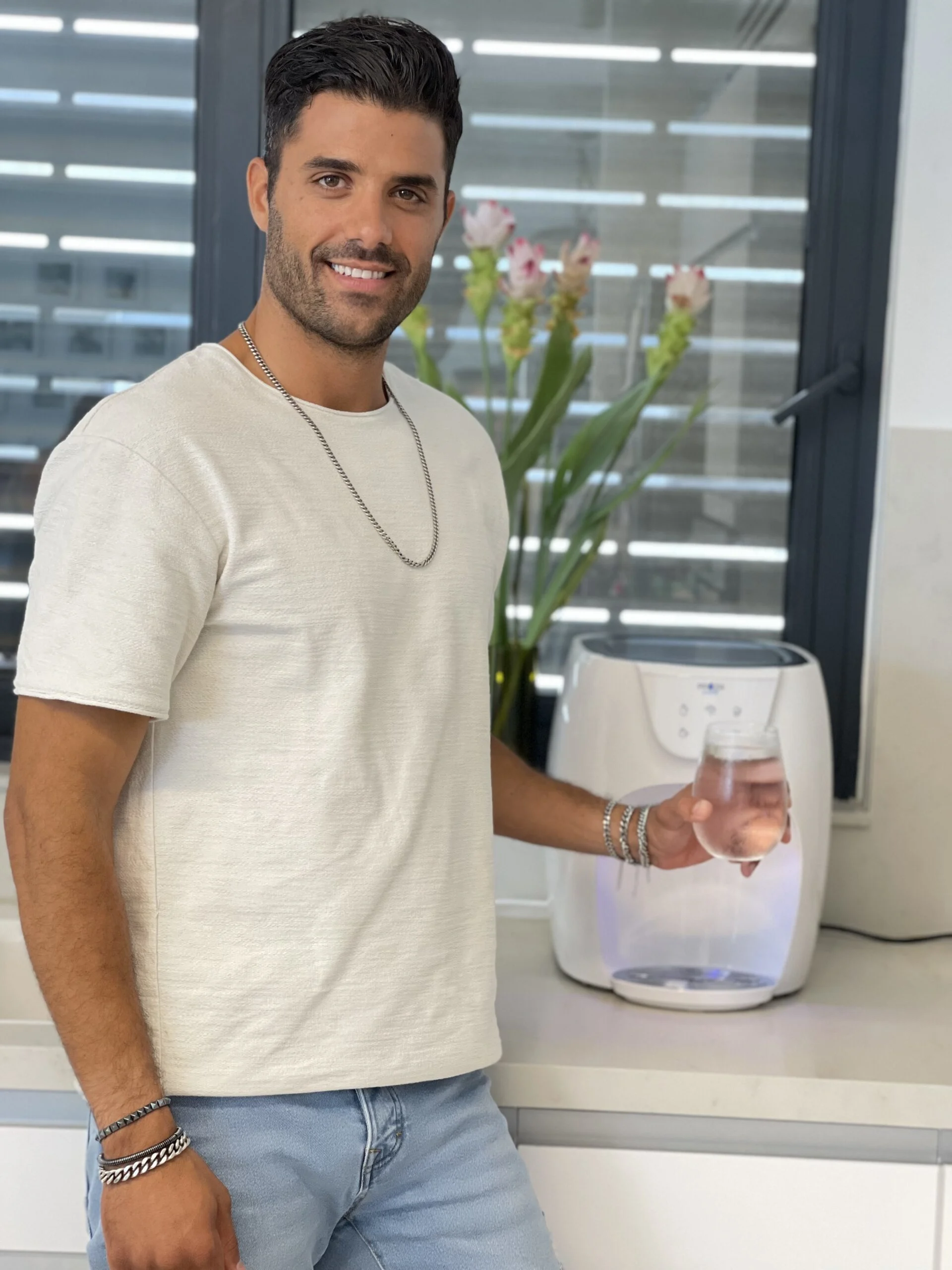 אליאב טאטי בקמפיין לבר המים