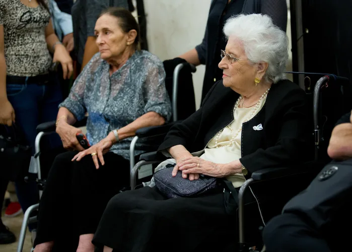 יעל דיין יחד עם אימה, רות. אוקטובר 2015