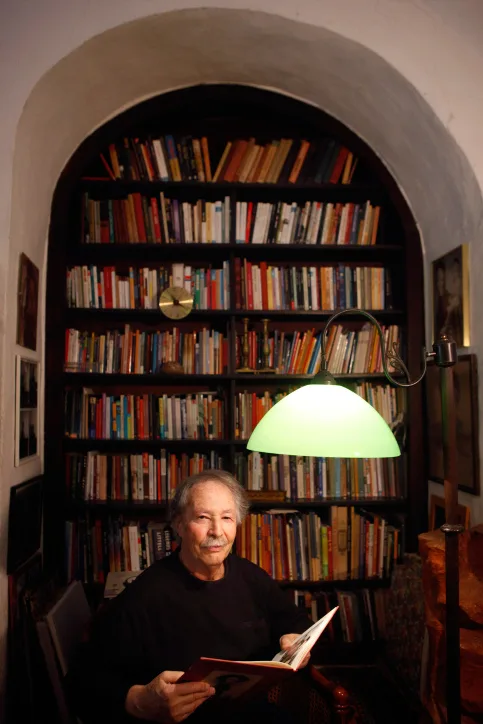 הסופר והמתרגם אורי אורלב