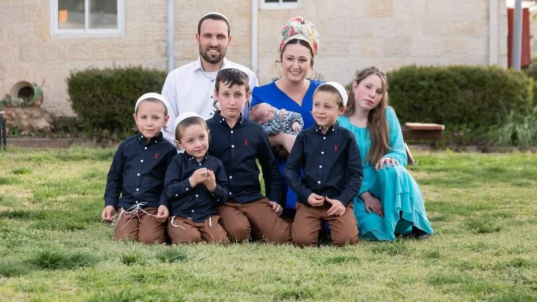 משפחת צינמן משבות רחל (משמאל מתן בן ה-6 שנהרג בתאונה)