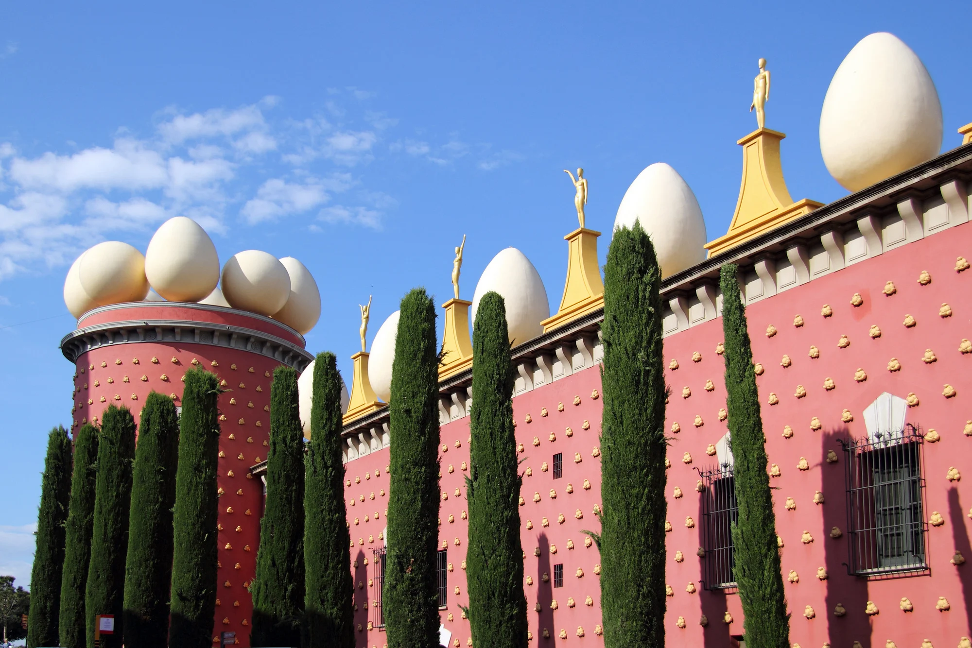 Salvador,dali,museum,in,figueras,,spain