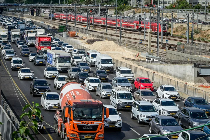 פקק פקקים עומס עומסי תנועה נתיבי איילון תל אביב