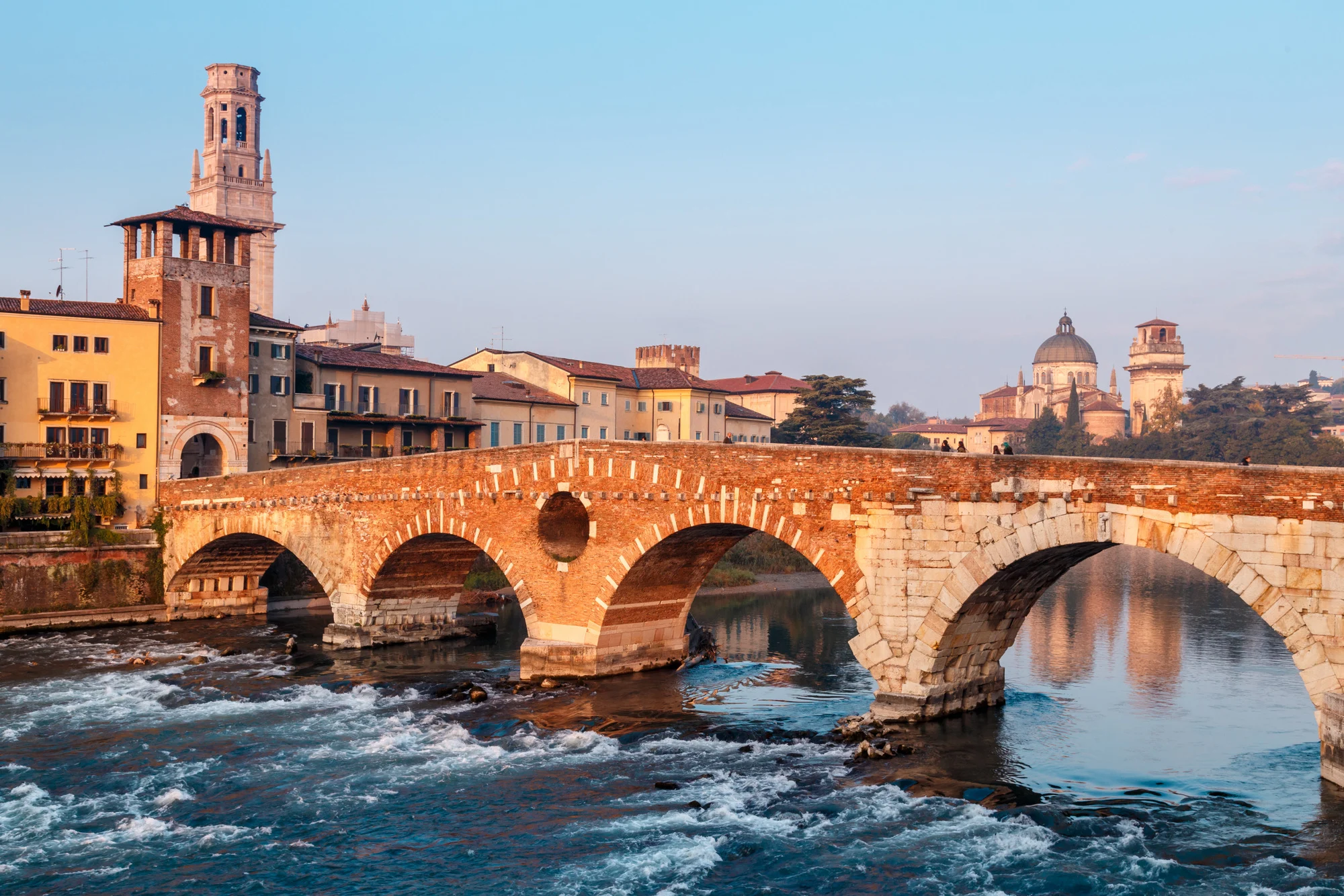 City,view,of,verona,with,the,dom,santa,maria,matricolare