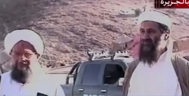 א-זוואהירי לצד אוסמה בן לאדן