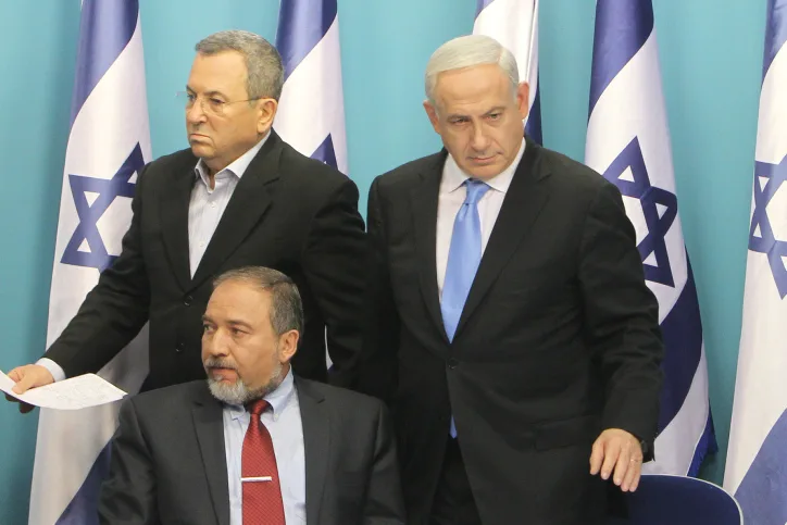 נתניהו, ברק וליברמן בהצהרה במהלך מבצע עמוד ענן ב-2012