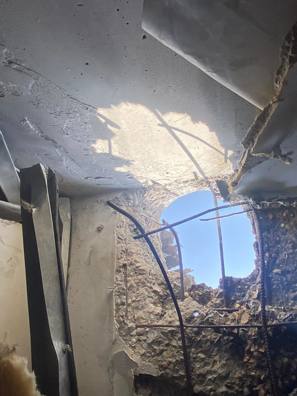 פגיעת הטיל בבית בשדרות